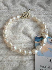 Freshwater Pearl Bracelet with Gold Toggle Clasp