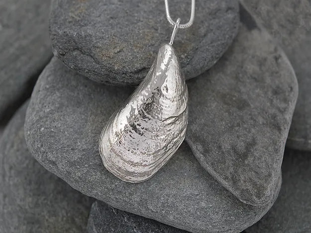 SSSS Jewellery - Daymer Bay Mussel Pendant