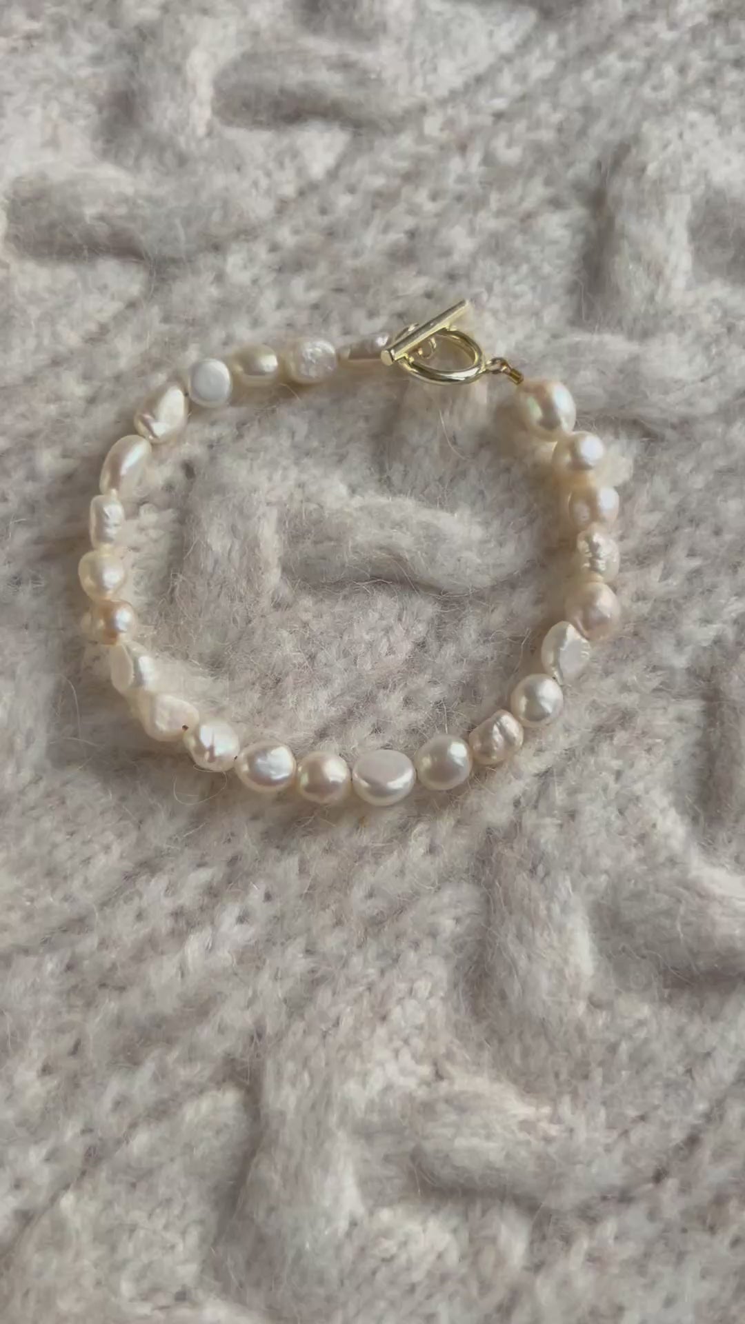 Freshwater Pearl Bracelet with Gold Toggle Clasp